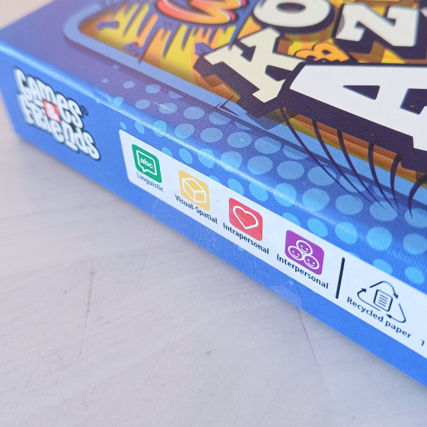 Fast Words – Vocabulario y rapidez mental en partidas cortas · 8+ · 2-8 jugadores · 15 min · Cayro