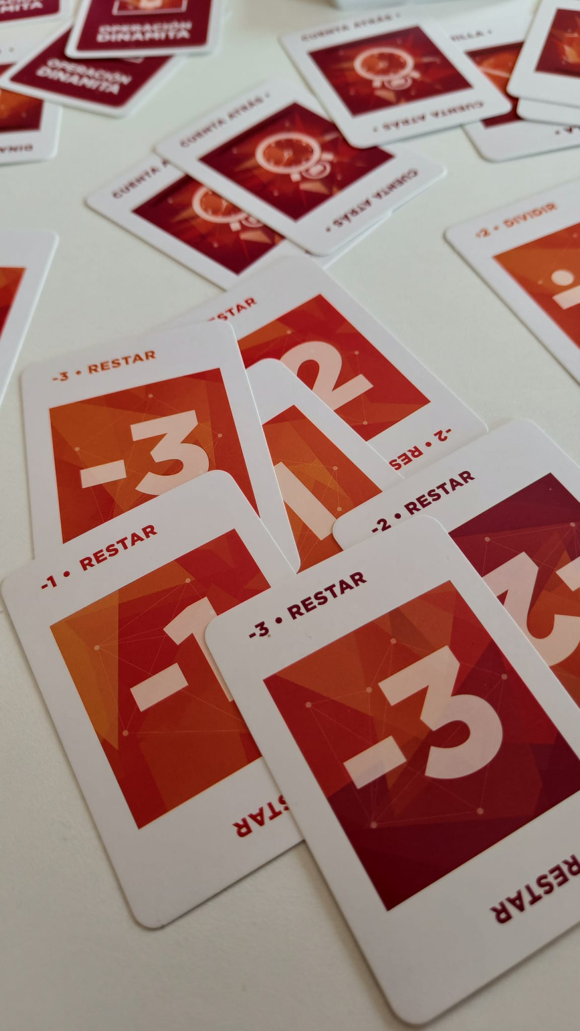 Operación Dinamita – Juego de memoria, cálculo y reflejos rápidos (7+ años · 2-6 jugadores · 15 min) · Ludilo