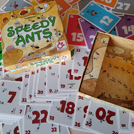 Cómo mejorar el cálculo con el juego Speedy Ants Compartimos contigo el juego Speedy Ants de la editorial Mercurio en el que de una forma muy divertida haremos un montón de cálculo no solo con las cartas en el tablero, sino teniendo en cuenta también las
