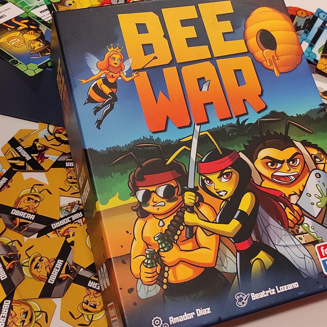 Bee War - Un juego estratégico lleno de vuelos - Falomir ¿Conoces uno de los últimos lanzamientos de Falomir Juegos llamado "Bee War" 🐝 ? Si no lo conoces y te apetece descubrirlo sigue leyendo.Bee War es un juego muy estratégico de Amador Díaz e ilustra