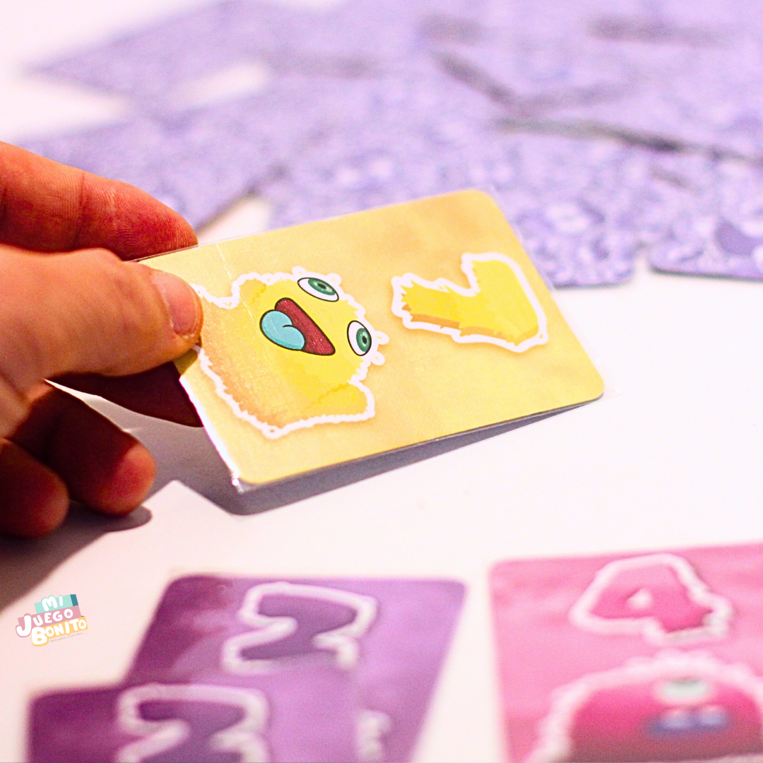 Pelusas - Juego Cartas Familiar - 2 a 6 jugadores - Desde 8 años