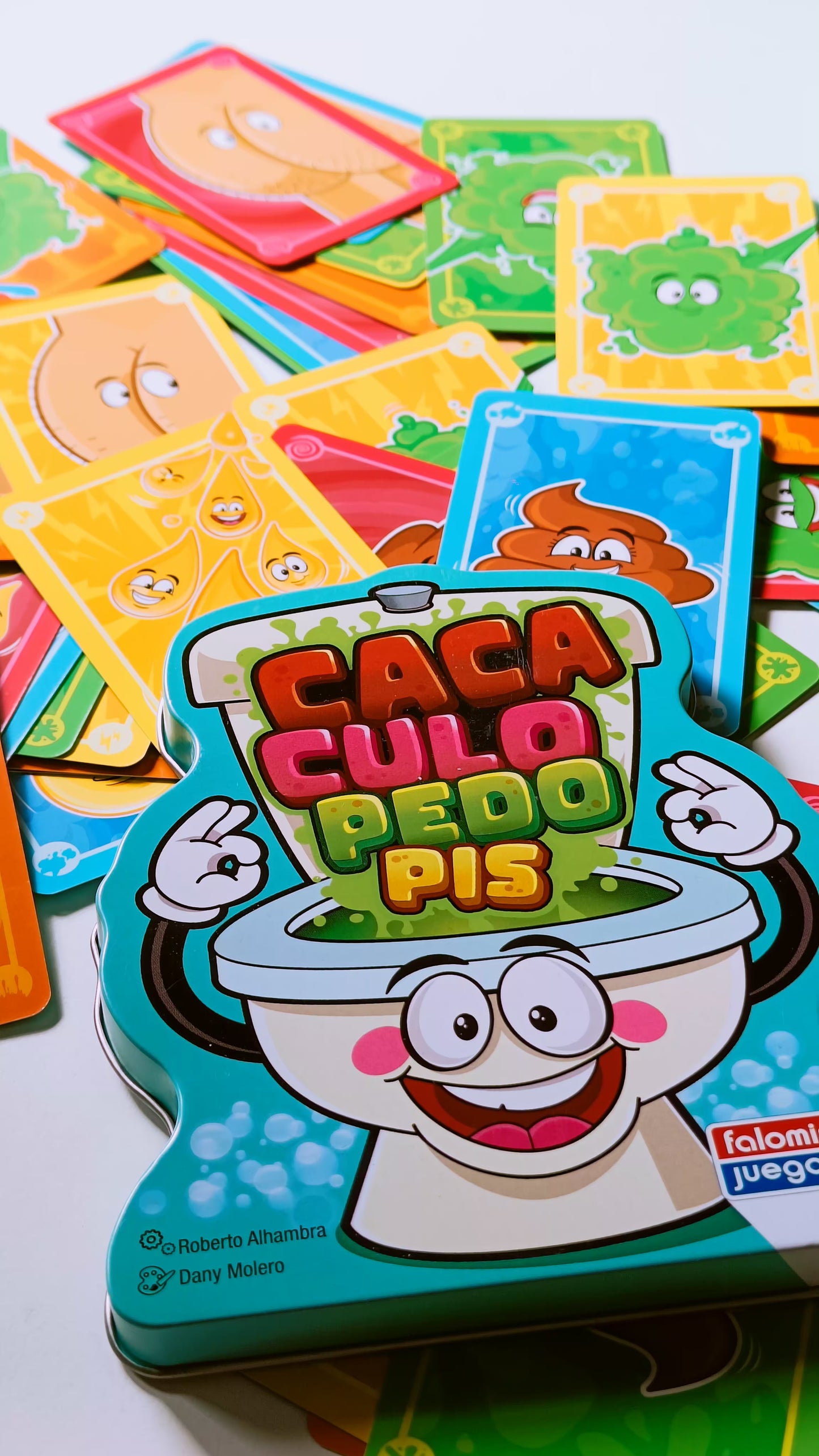Caca Culo Pedo Pis – cartas rápidas para reír sin pensar demasiado · 8+ · 2-5 jugadores · 1-5 min · Falomir