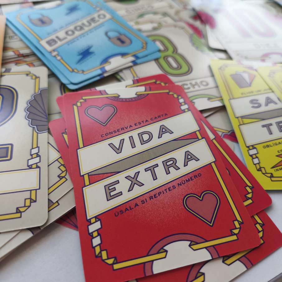 Flip 7, juego de cartas de gestión del riesgo, 20 minutos, desde 8 años
