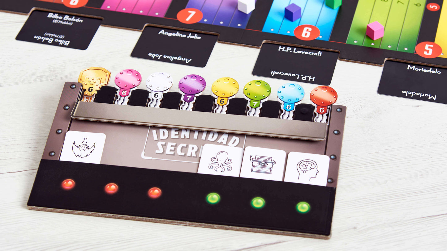 Identidad Secreta - Juego de mesa - Tranjis - +10 años - Desde 9 o más años