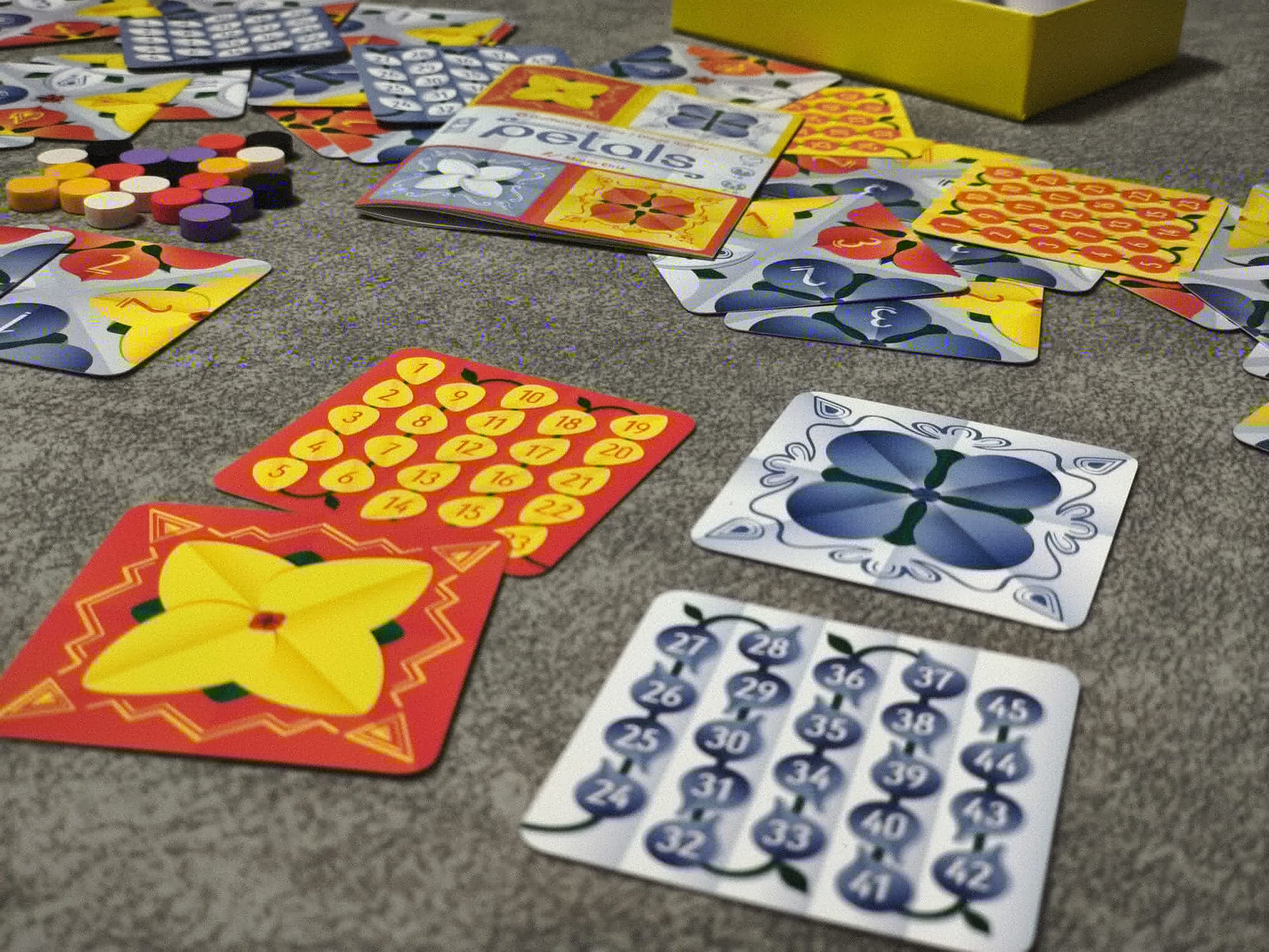 Petals - Juego de mesa - Buscalume - 8+ años - 2 a 5 jugadores