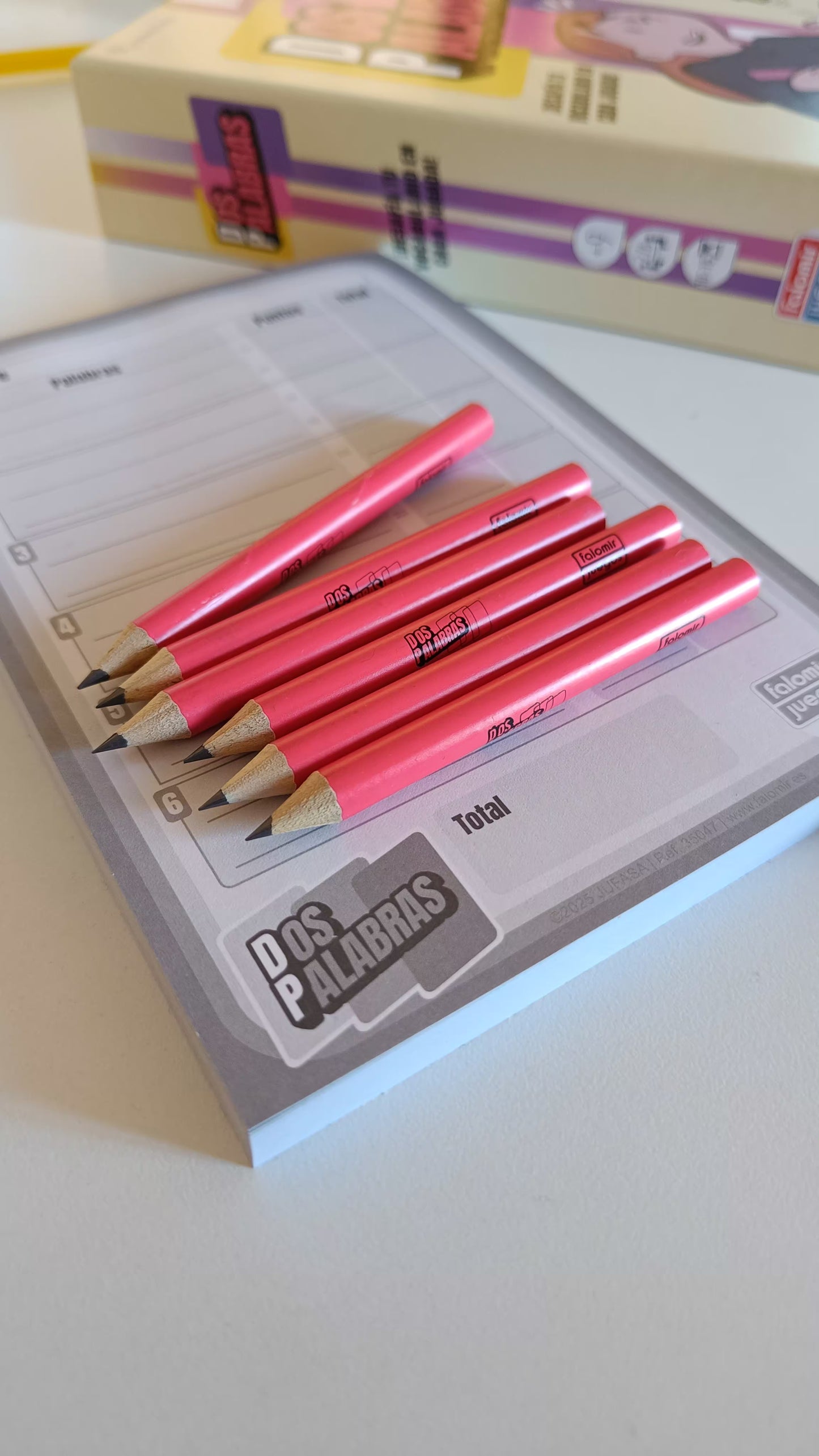 DOS PALABRAS - Falomir - Juego de Cartas, Palabras y risasn - 2 a 6 Jugadores · 15 min · 9+ años