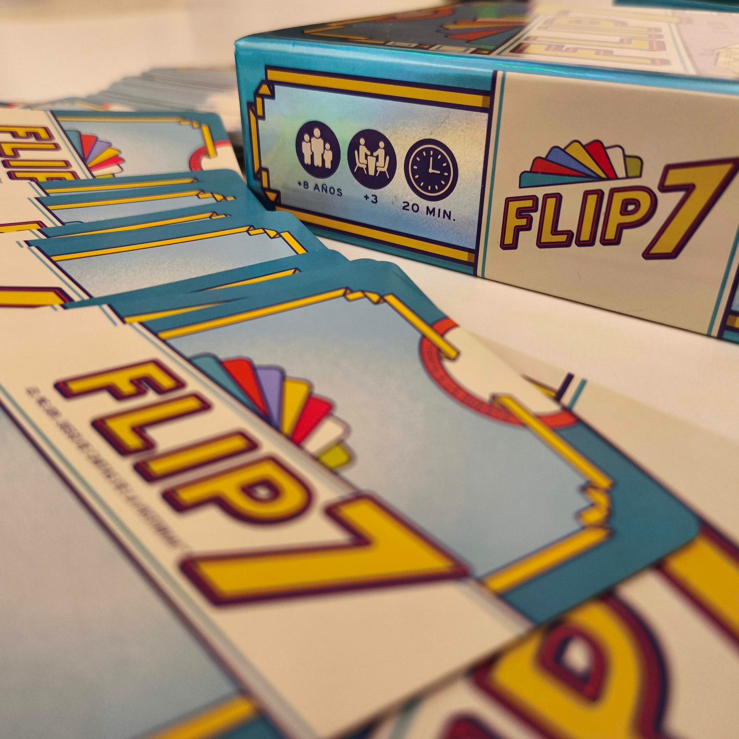 Flip 7, juego de cartas de gestión del riesgo, 20 minutos, desde 8 años