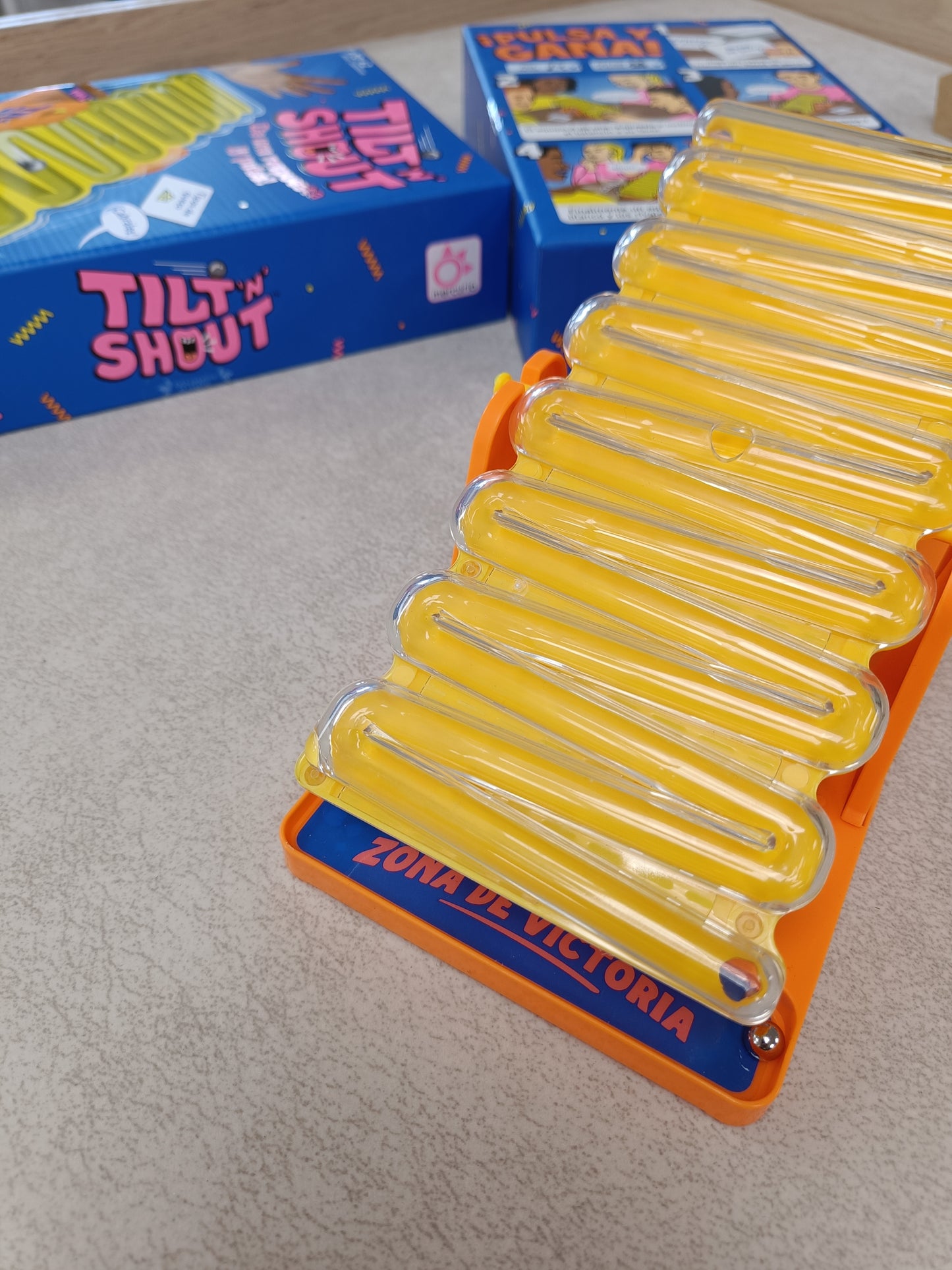 TILT N SHOUT - Juego de mesa Party - Mercurio - 10+ años - +2 jugadores