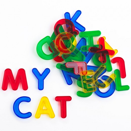 Letras transparentes de colores - mayúsculas - Edx Education