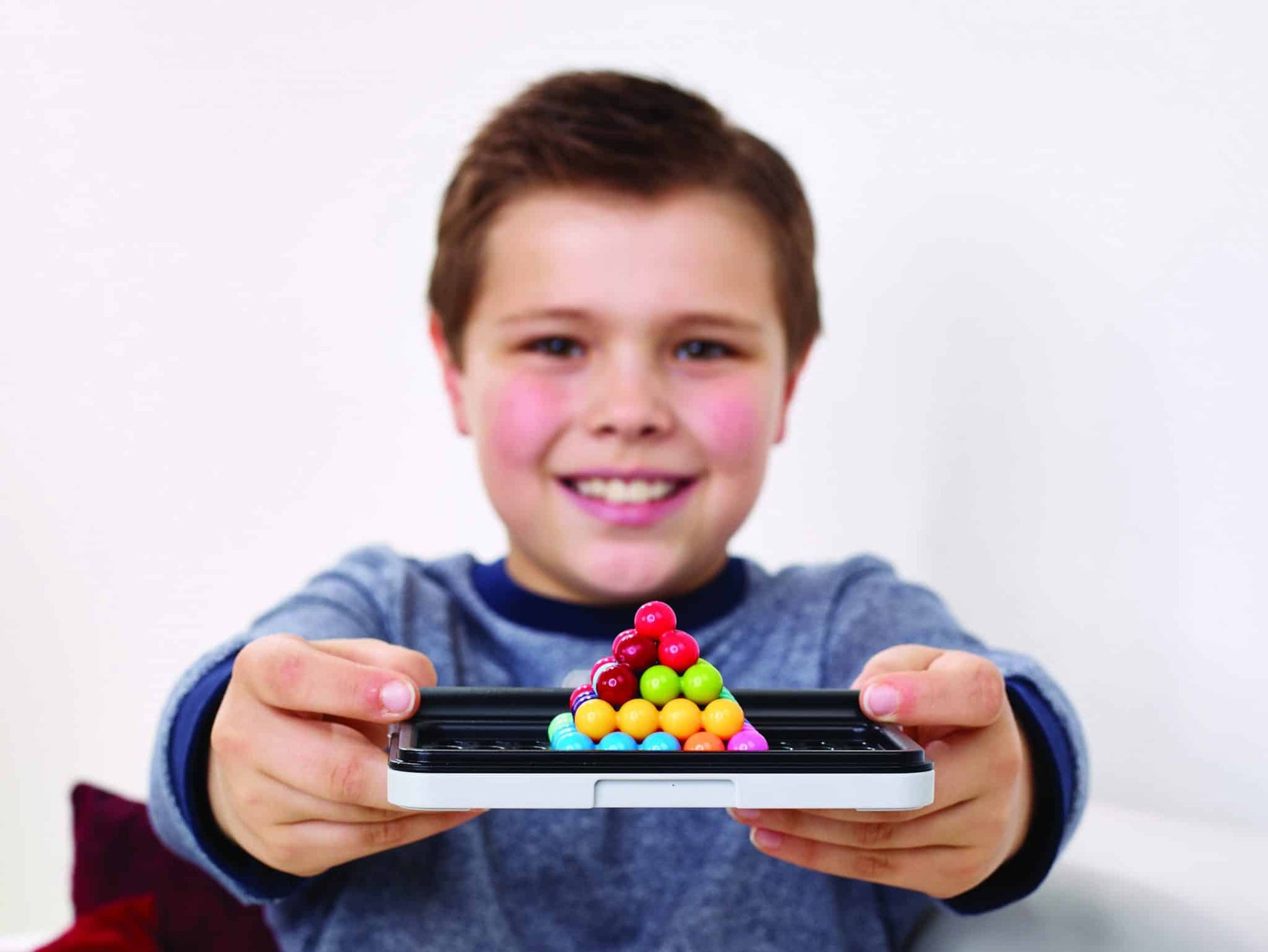 IQ Puzzler Pro – Lógica espacial para llevar a cualquier parte · 6+ · 1 jugador ·  SmartGames